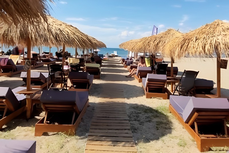 Plaža Neoi Epivates